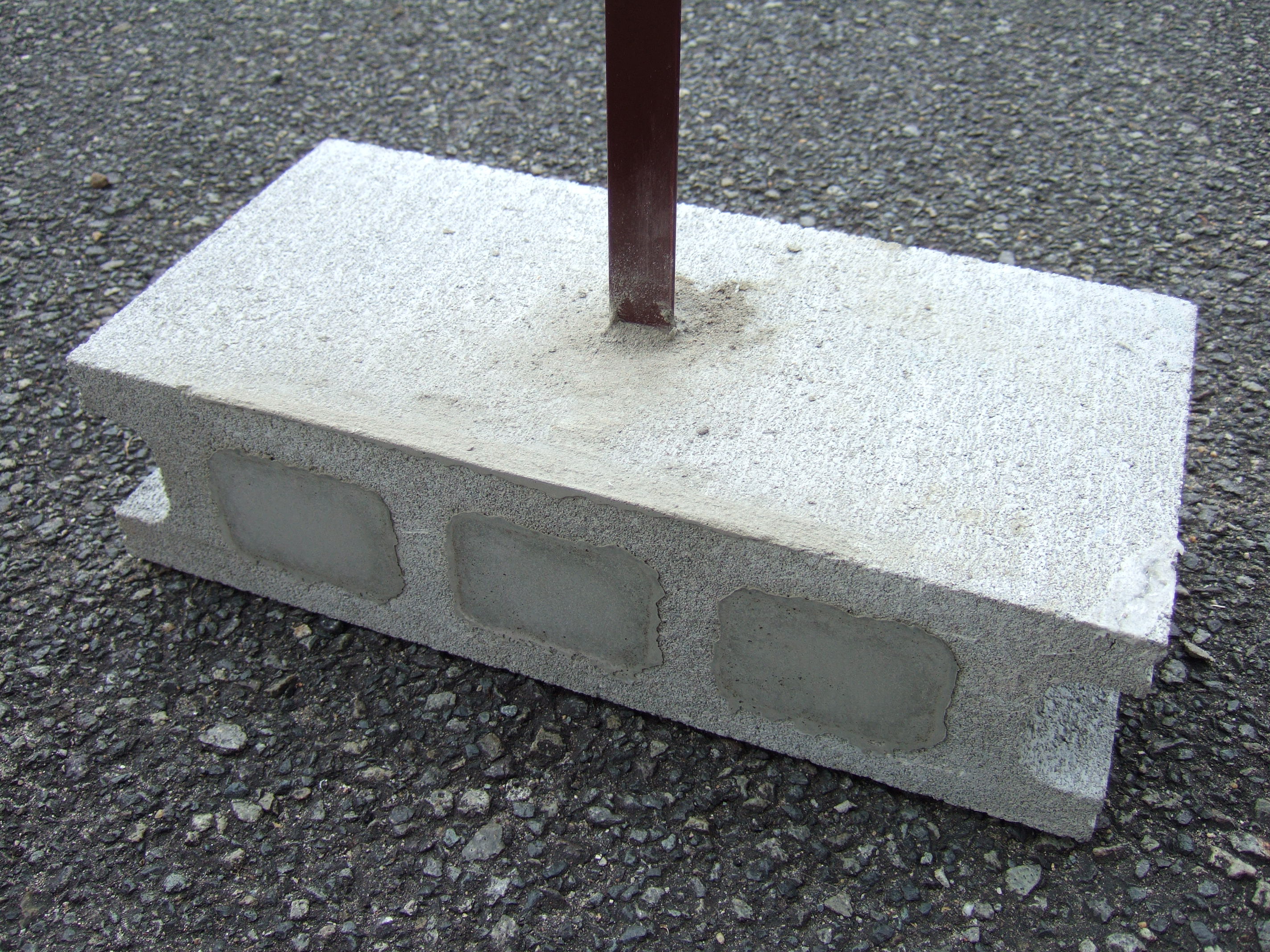 飛び出し坊や　看板　足